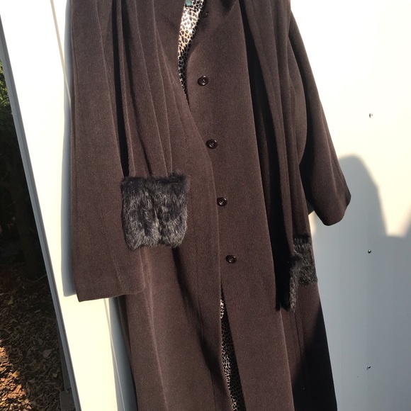 Meet your Posher, Mary Anne - Picture 2 of 5